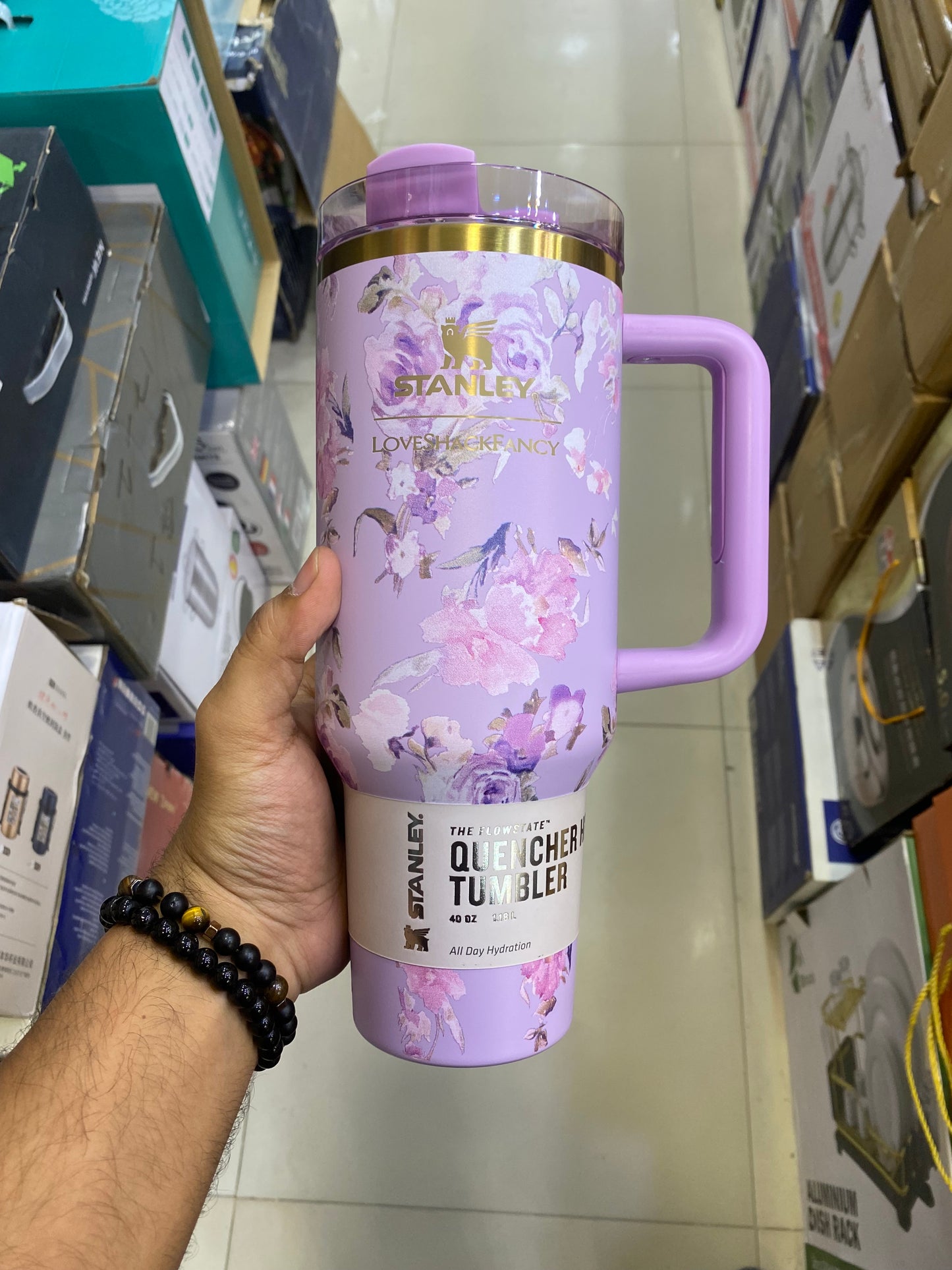 Stanley LoveShack Fancy
Holidays Collection Quencher H2.0 Flow State Tumbler | 40 OZ