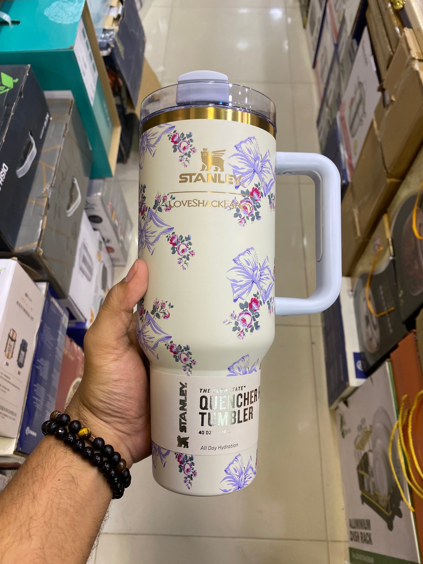 Stanley LoveShack Fancy
Holidays Collection Quencher H2.0 Flow State Tumbler | 40 OZ