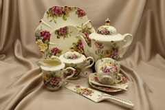 Royal Albart 31 Pcs Tea Set