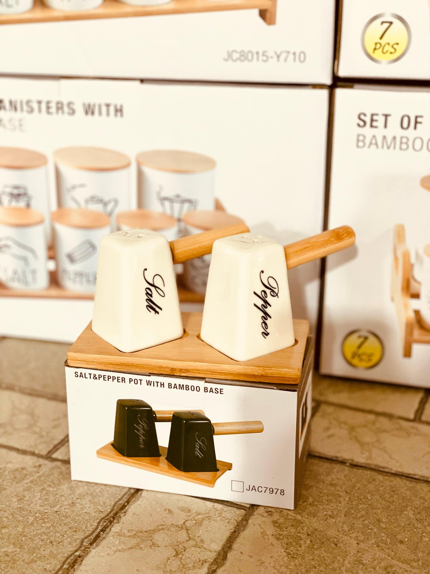 Salt&Pepper Pot With Bamboo Base