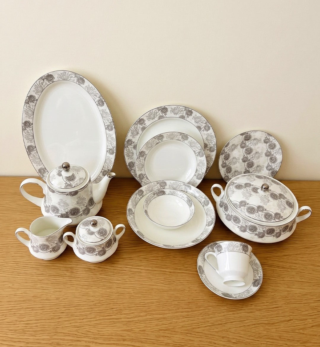 Super Bone Dinner set (61 pcs)