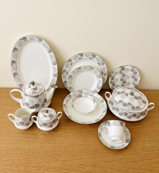 Super Bone Dinner set (61 pcs)
