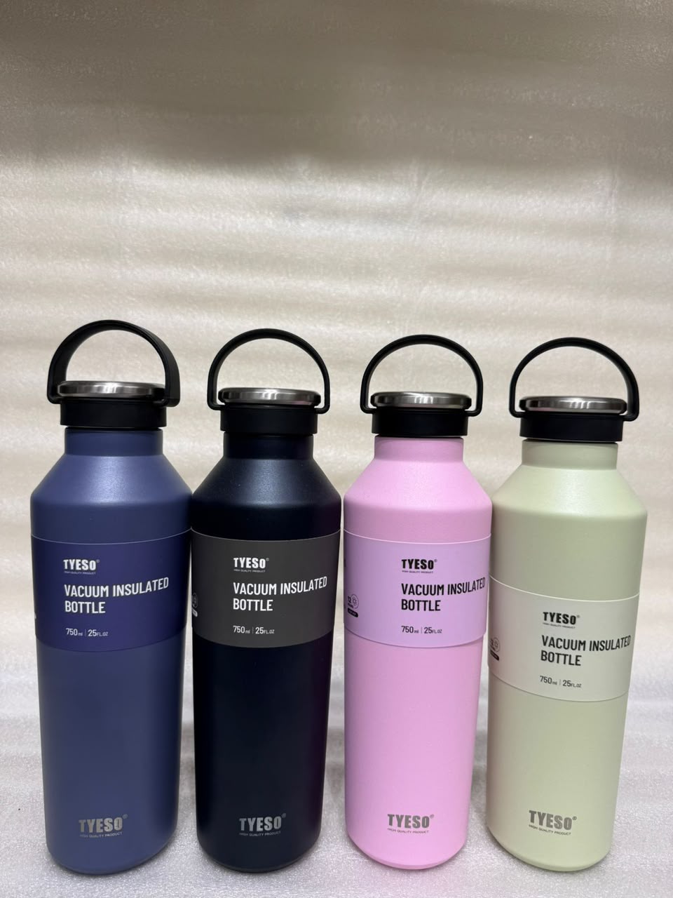 Tyeso Vacuum Insulated Bottle (750ml)