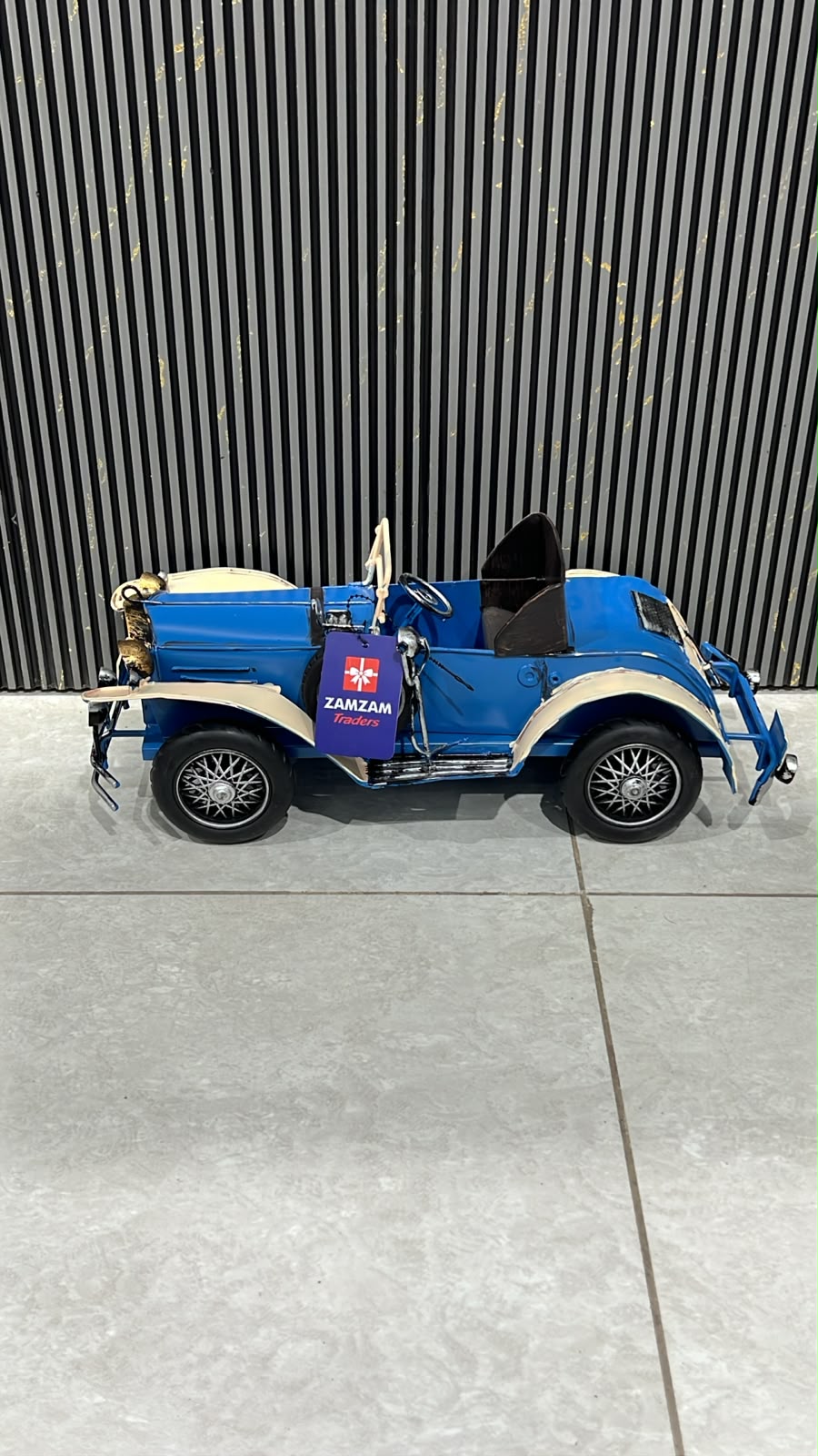 Metal Vintage Jeep