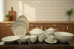 Winsor- England™ Fine Porcelain Tableware Elizabeth
Collection Matt Brown